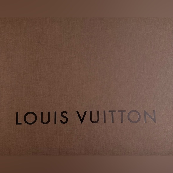 100% Authentic Louis Vuitton Gift/Storage Box in Excellent Condition - Picture 3 of 6